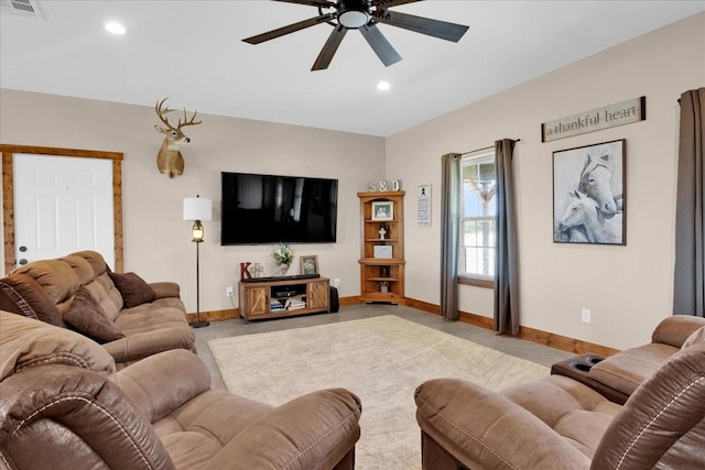 living area featuring a ceiling fan, recessed lighting, visible vents, and baseboards