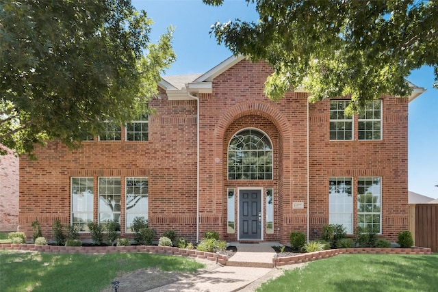 view of front of property with a front yard