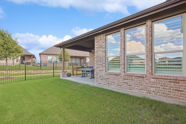 view of yard featuring a patio