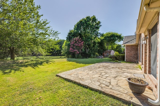 view of yard with a patio