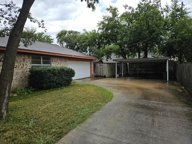 view of front of home featuring a front yard