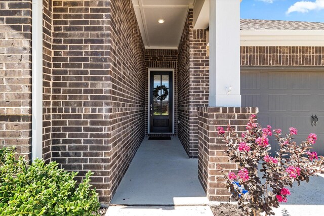 view of front of house with a front lawn and a garage