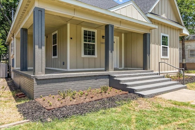 view of front of home featuring a porch