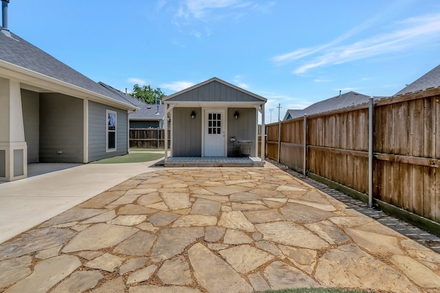 exterior space featuring an outbuilding