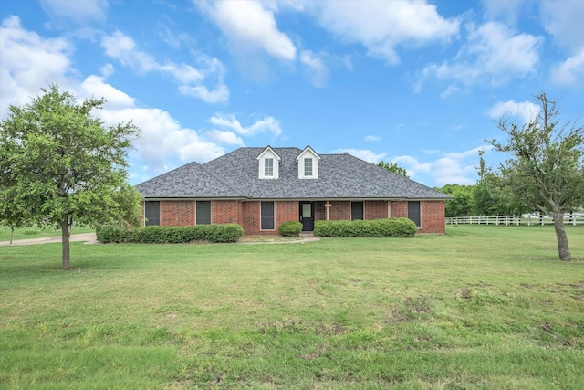 view of front of house featuring a front yard