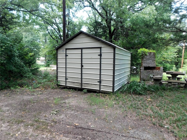 view of outdoor structure