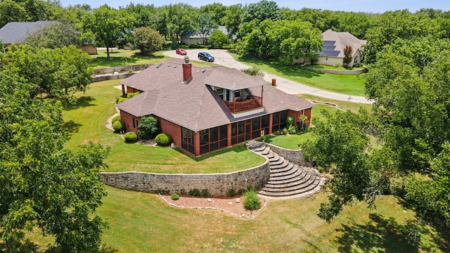 view of front of property with a lawn