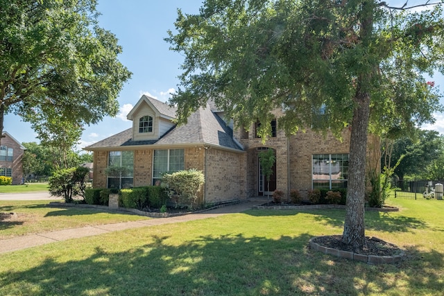 view of front of property with a front yard