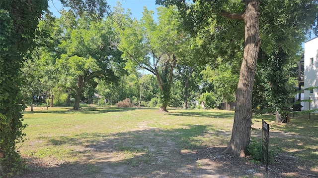 Listing photo 2 for 418 Dr Martin Luther King Jr Blvd, Waxahachie TX 75165