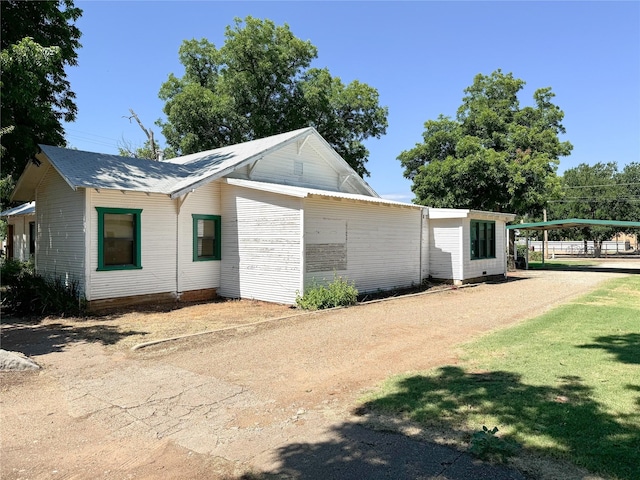 view of home's exterior