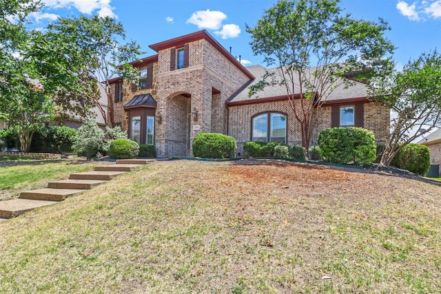 view of front of house featuring a front yard