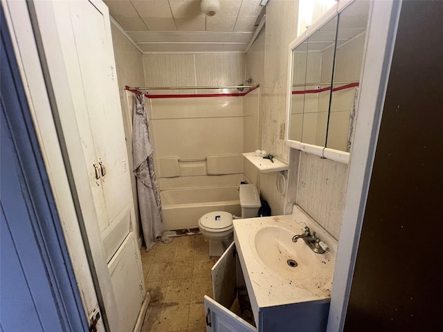 full bathroom with vanity, toilet, and shower / bathtub combination with curtain