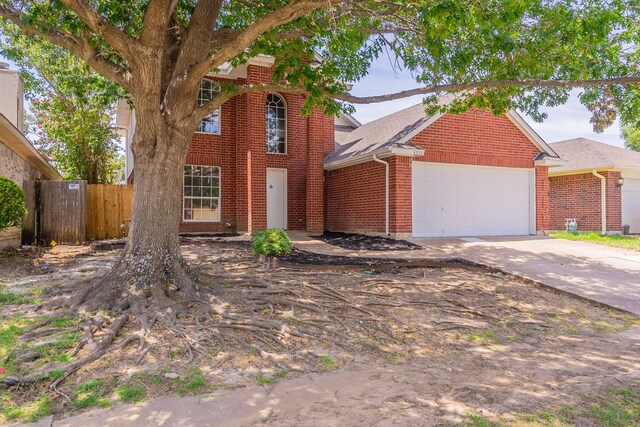 view of front facade featuring a garage