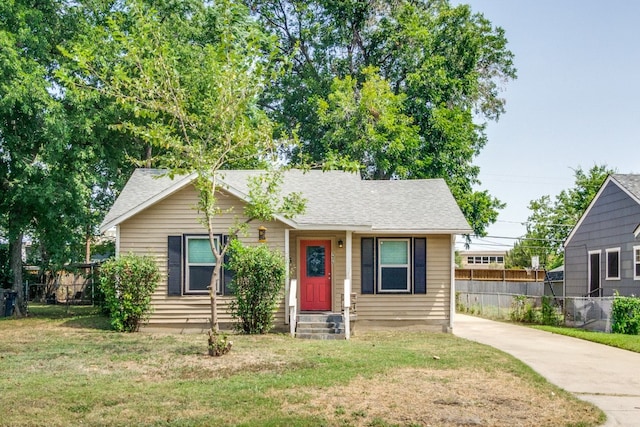 view of front of house with a front yard