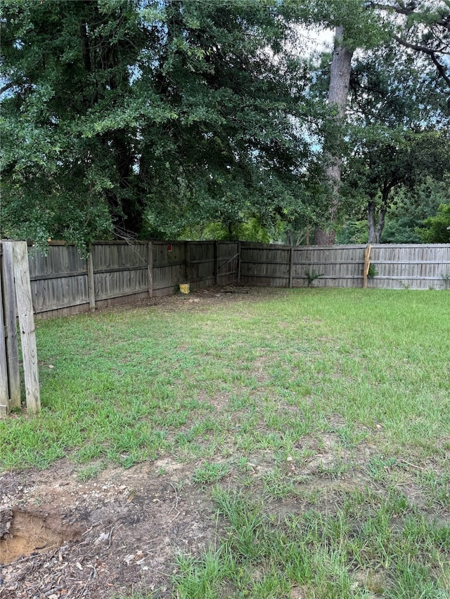 Listing photo 3 for 212 E Pirate St, Longview TX 75604