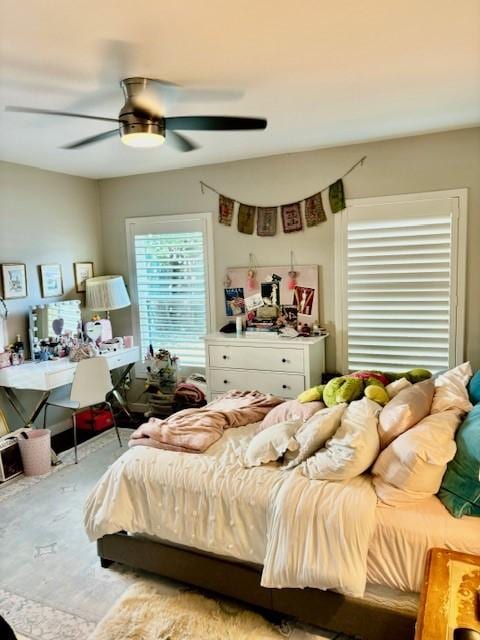 bedroom with ceiling fan