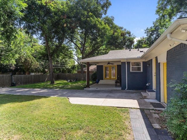 exterior space featuring a front yard