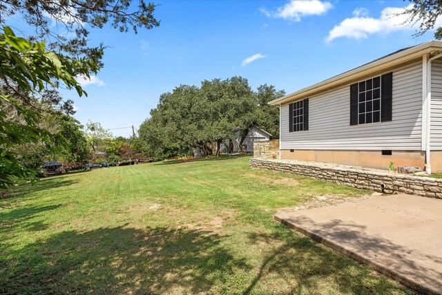 view of yard with a patio