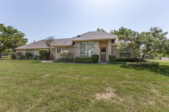 view of front of property with a front yard