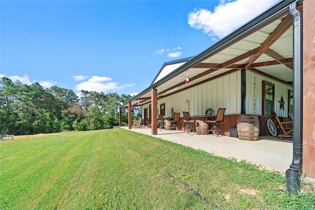 view of yard with a patio