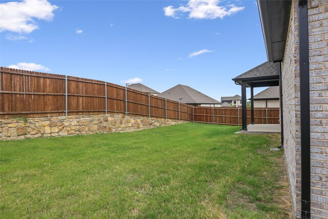 view of yard featuring a patio