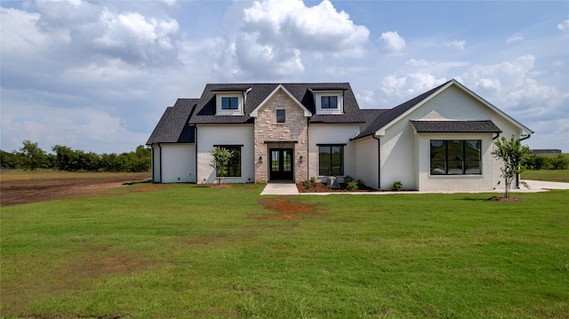 view of front of house featuring a front lawn