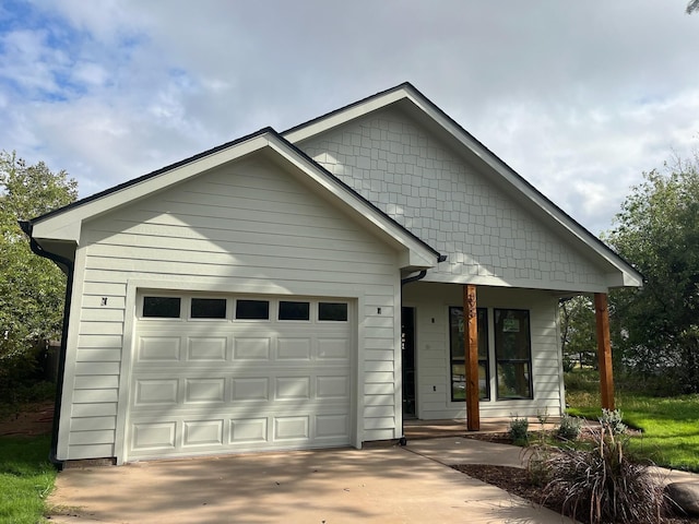 view of front facade with a garage