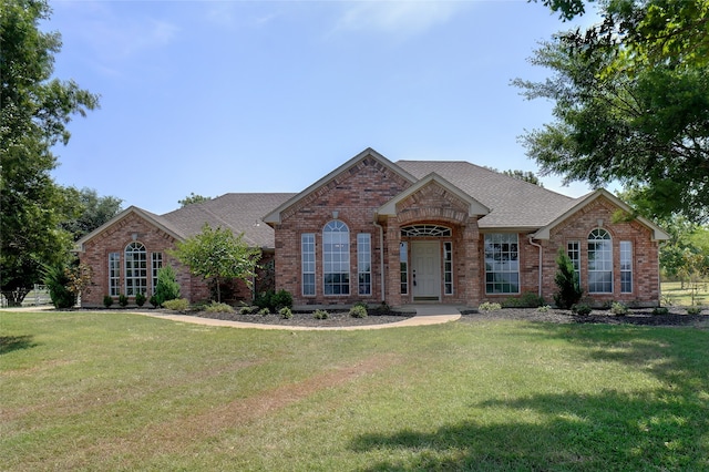 view of front of house with a front yard