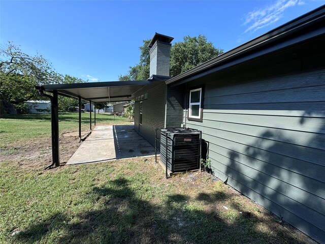 view of yard featuring cooling unit