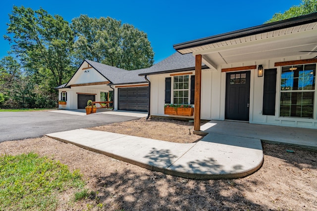 view of front facade with a garage