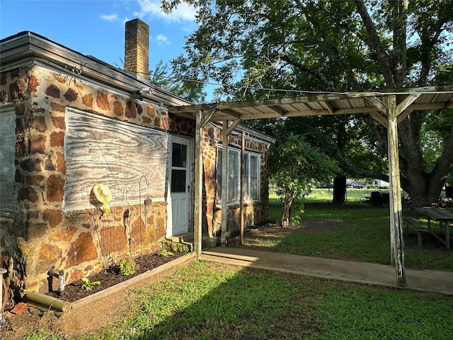 view of yard featuring a patio area