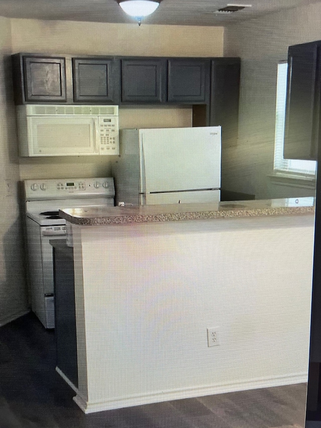 kitchen featuring electric stove