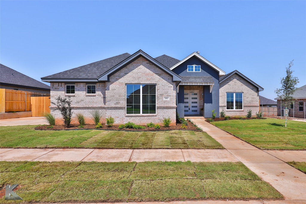 view of front of property with a front yard