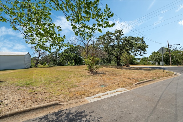 Listing photo 2 for 904 Industrial St, Denton TX 76205