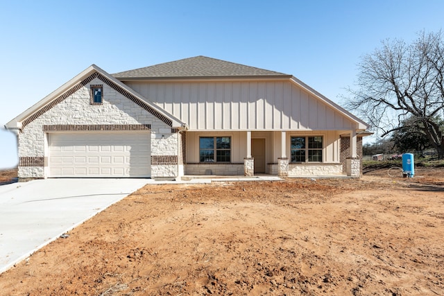 craftsman-style house featuring a garage