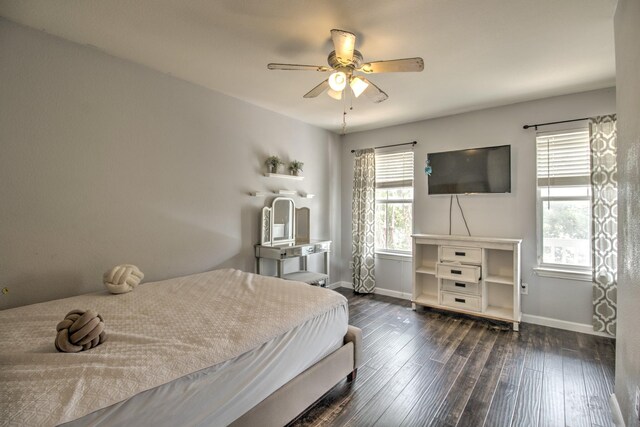 recreation room featuring dark hardwood / wood-style floors, pool table, and ceiling fan