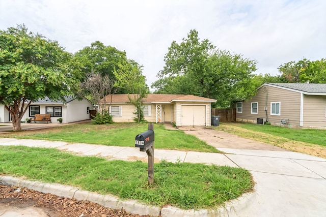 ranch-style house featuring a front yard