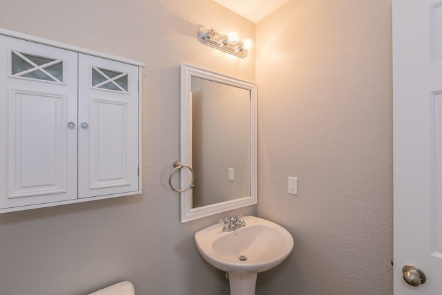 bathroom with sink