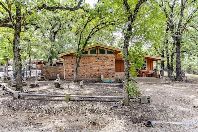 view of front of property