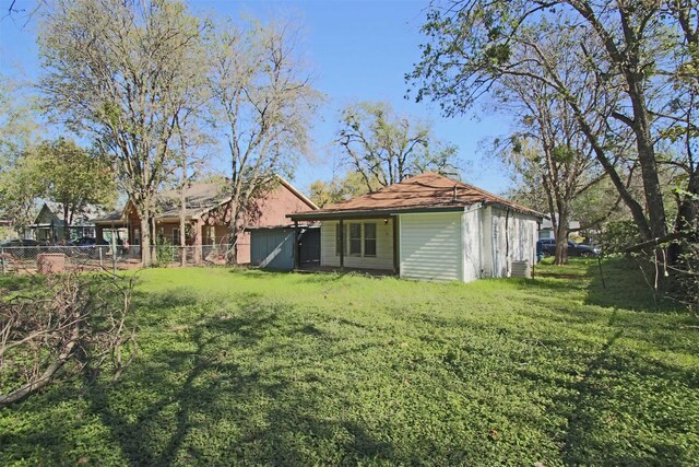 view of yard featuring cooling unit