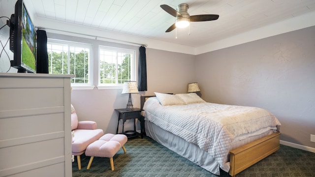 bedroom featuring ceiling fan