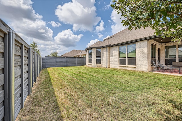 view of yard featuring a patio