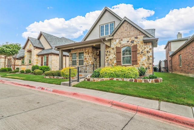 view of front of property featuring a front lawn