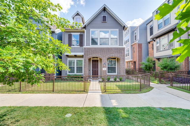 view of front of property with a front yard