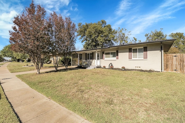 single story home with a front lawn