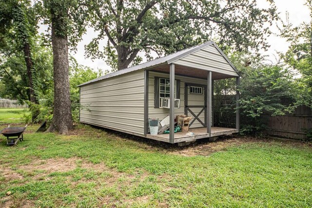 view of outdoor structure featuring a yard