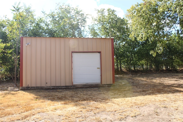 view of outdoor structure featuring a garage