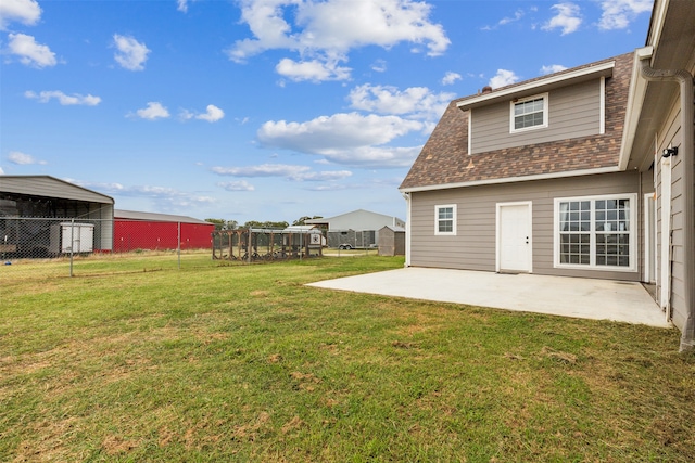 view of yard with a patio area