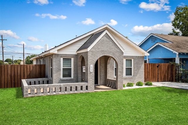 view of front of property with a front yard