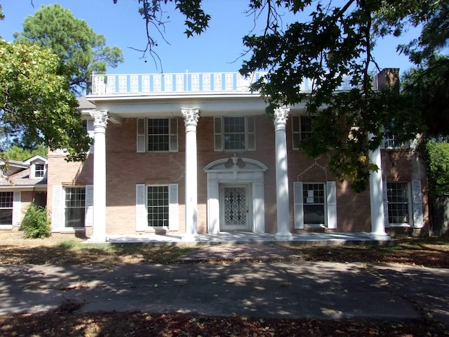 view of neoclassical / greek revival house